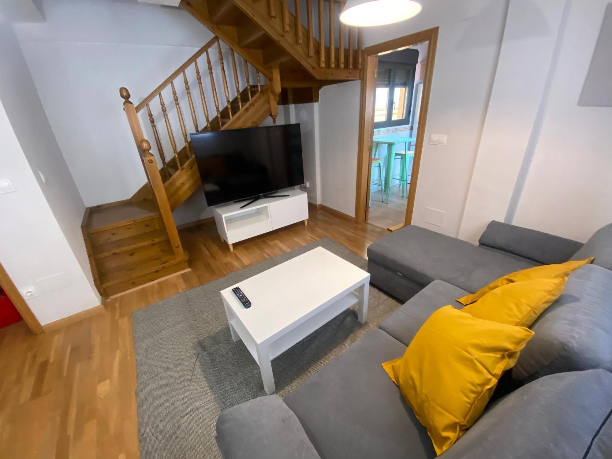 Apartamento Centrico Con Garaje ฮากา ภายนอก รูปภาพ