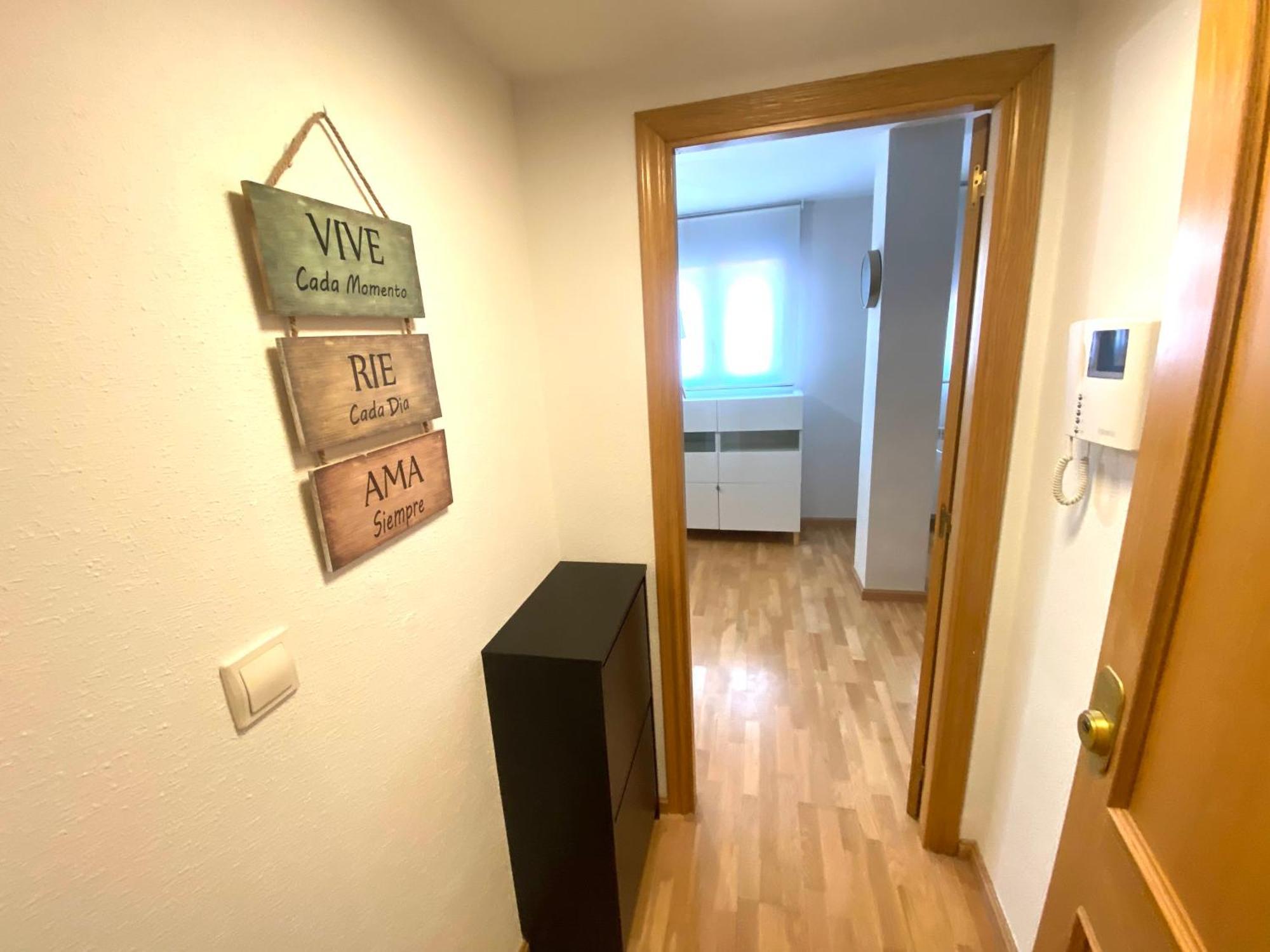 Apartamento Centrico Con Garaje ฮากา ภายนอก รูปภาพ